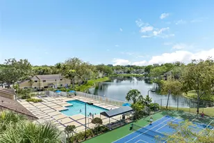 351 Palm Way, Pembroke Pines, FL 33025 - Photo 1