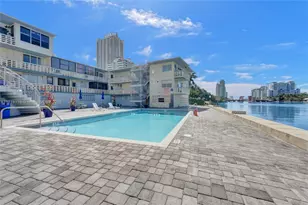 6484 Indian Creek Dr, Miami Beach, FL 33141 - Photo 1