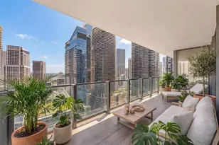 88 SW 7th St, Miami, FL 33130 - Photo 1