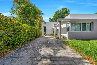 548 NE 70th St, Miami, FL 33138 - Photo 1