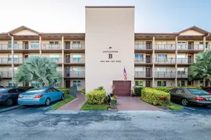 300 SW 130th Terrace, Pembroke Pines, FL 33027 - Photo 1