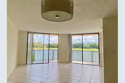 9688 Fontainebleau Blvd #208, Miami, FL 33172 - Photo 1