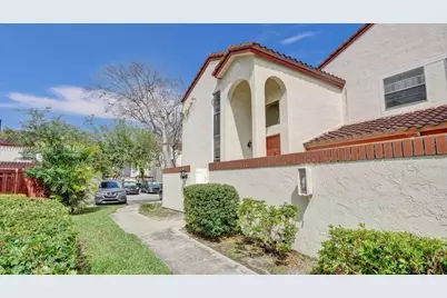 331 Ives Dairy Rd #331-09, Miami, FL 33179 - Photo 1