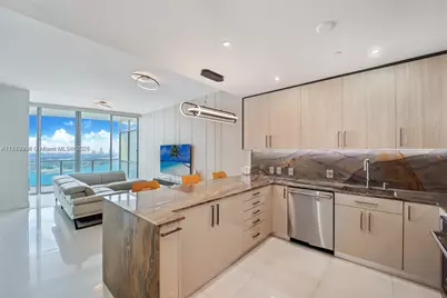 1100 Biscayne Blvd #3004, Miami, FL 33132 - Photo 1