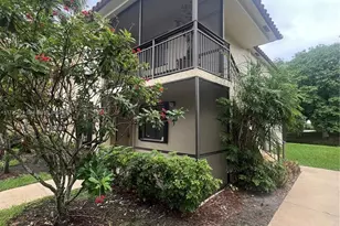 440 Lakeview Dr, Weston, FL 33326 - Photo 1