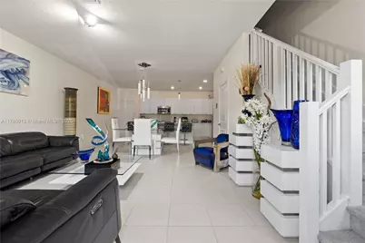 8292 NW 43 Street, Doral, FL 33166 - Photo 1