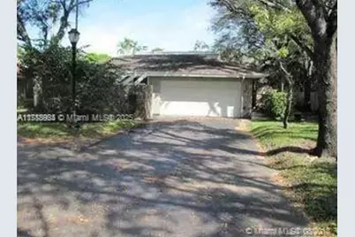 70 Ivy Rd, Hollywood, FL 33021 - Photo 1
