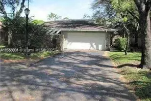 70 Ivy Rd, Hollywood, FL 33021 - Photo 1