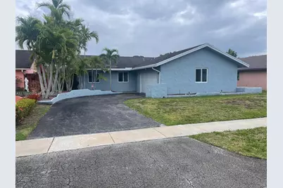 7522 SW 6th St, North Lauderdale, FL 33068 - Photo 1