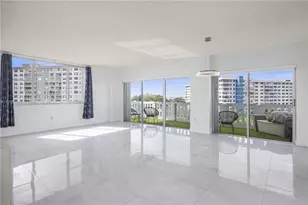 4001 Hillcrest Dr, Hollywood, FL 33021 - Photo 1