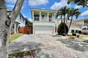 3141 NE 3rd Dr, Homestead, FL 33033 - Photo 1