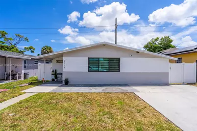 2734 NW 9th Pl, Fort Lauderdale, FL 33311 - Photo 1