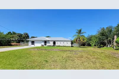 3054 NE Beechwood Cir, Labelle, FL 33935 - Photo 1