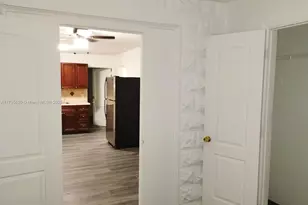 605 S J St, Lake Worth, FL 33460 - Photo 1