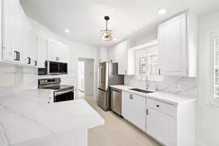 8467 SE Retreat Dr, Hobe Sound, FL 33455 - Photo 1