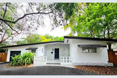 585 NE 138th St, North Miami, FL 33161 - Photo 1