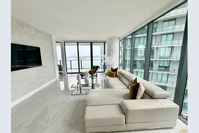 650 NE 32nd St #1901, Miami, FL 33137 - Photo 1