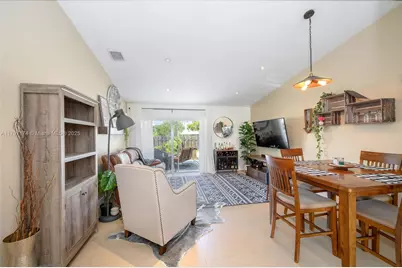 12022 SW 110th St Cir E, Miami, FL 33186 - Photo 1