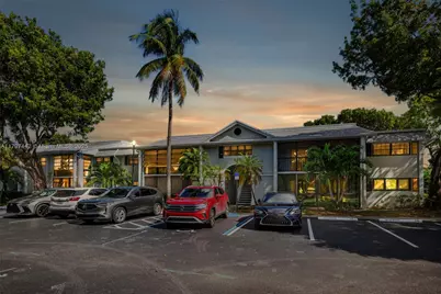 933 NE 199th St #207, Miami, FL 33179 - Photo 1