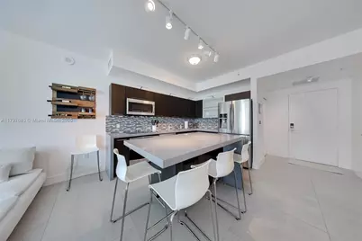 90 SW 3rd St #1514, Miami, FL 33130 - Photo 1