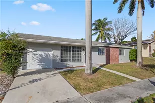 1732 N 16th Ave N, Lake Worth, FL 33460 - Photo 1