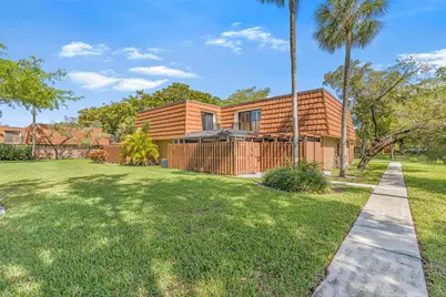 11852 SW 9th Ct, Davie, FL 33325 - Photo 1