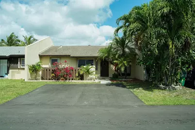 11906 SW 123rd Pl, Miami, FL 33186 - Photo 1