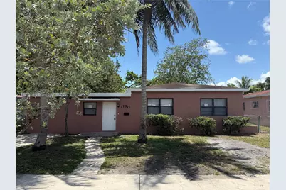 1100 NE 151st Ter, North Miami Beach, FL 33162 - Photo 1