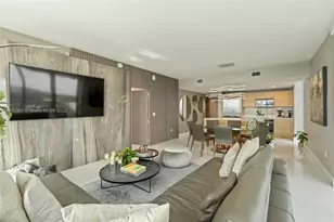 16385 Biscayne Blvd, North Miami Beach, FL 33160 - Photo 1