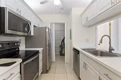 2734 N Nob Hill Rd, Sunrise, FL 33322 - Photo 1
