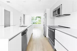 2555 NE 193rd St, Miami, FL 33180 - Photo 1