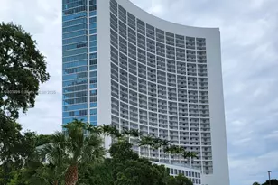 601 NE 36th St, Miami, FL 33137 - Photo 1