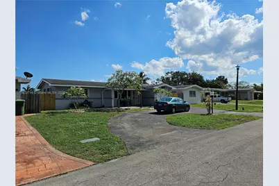 8240 NW 15th St, Pembroke Pines, FL 33024 - Photo 1