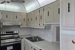 2520 NE 1st Ct, Boynton Beach, FL 33435 - Photo 1