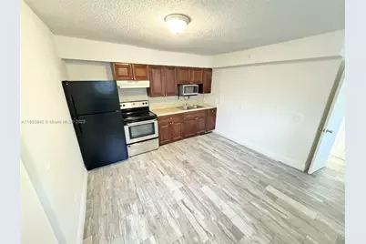 605 S J St #1A, Lake Worth, FL 33460 - Photo 1
