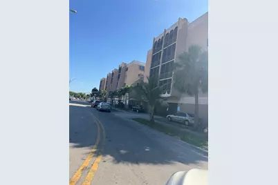 4670 W 13th Ln #427, Hialeah, FL 33012 - Photo 1