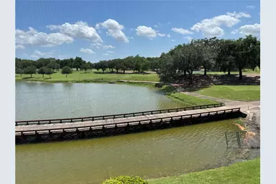 3001 W Rolling Hills Cir #305, Davie, FL 33328 - Photo 1