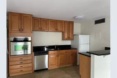 637 Executive Center Dr #N103, West Palm Beach, FL 33401 - Photo 1