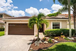 921 SW 176th Ave, Pembroke Pines, FL 33029 - Photo 1