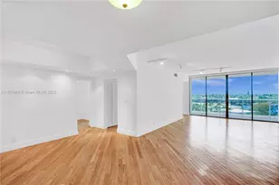 20281 E Country Club Dr, Aventura, FL 33180 - Photo 1