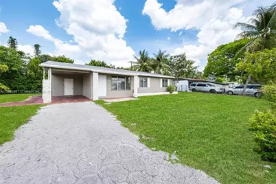 6871 SW 18th St, North Lauderdale, FL 33068 - Photo 1