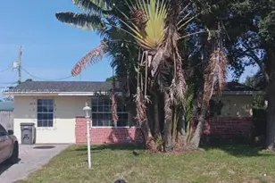 884 Montego Dr, West Palm Beach, FL 33415 - Photo 1