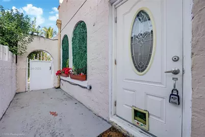 1678 SW 11th St #Efficiency, Miami, FL 33135 - Photo 1