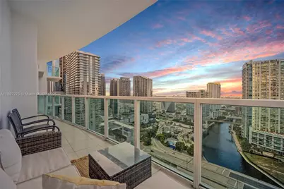 31 SE 5th St #3419, Miami, FL 33131 - Photo 1