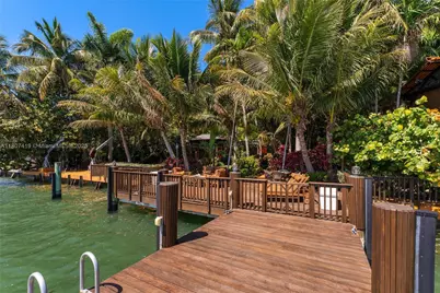 5725 N Bayshore Dr, Miami, FL 33137 - Photo 1