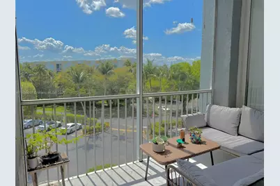 9725 NW 52nd St #421, Doral, FL 33178 - Photo 1