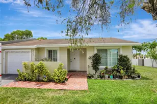 453 Lakewood Cir, Margate, FL 33063 - Photo 1