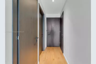 398 NE 5th St #3503, Miami, FL 33132 - Photo 1