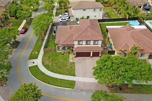 9402 SW 218th Ln, Cutler Bay, FL 33190 - Photo 1