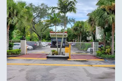 6886 N Kendall Dr #D308, Pinecrest, FL 33156 - Photo 1